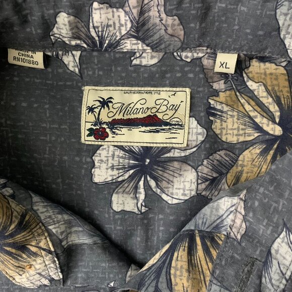 Milano Bay Button Up Hawaiian Camp Shirt XL Grey Floral Short Sleeves Pocket - Picture 6 of 6